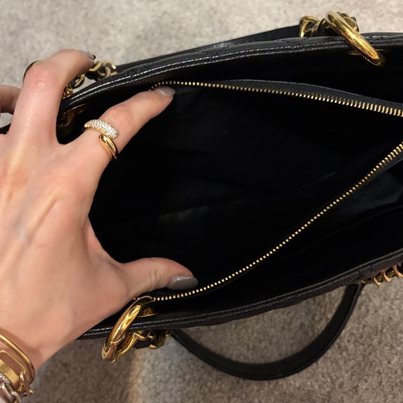 Chanel Grand Shopping Tote - Picture 8 of 17